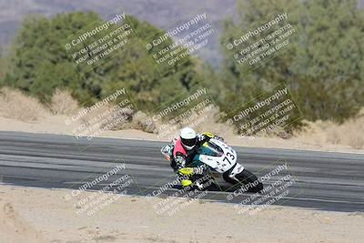 media/Dec-07-2025-CVMA (Sun) [[3e7d2de5dc]]/Race 9-Formula UL Shootout/